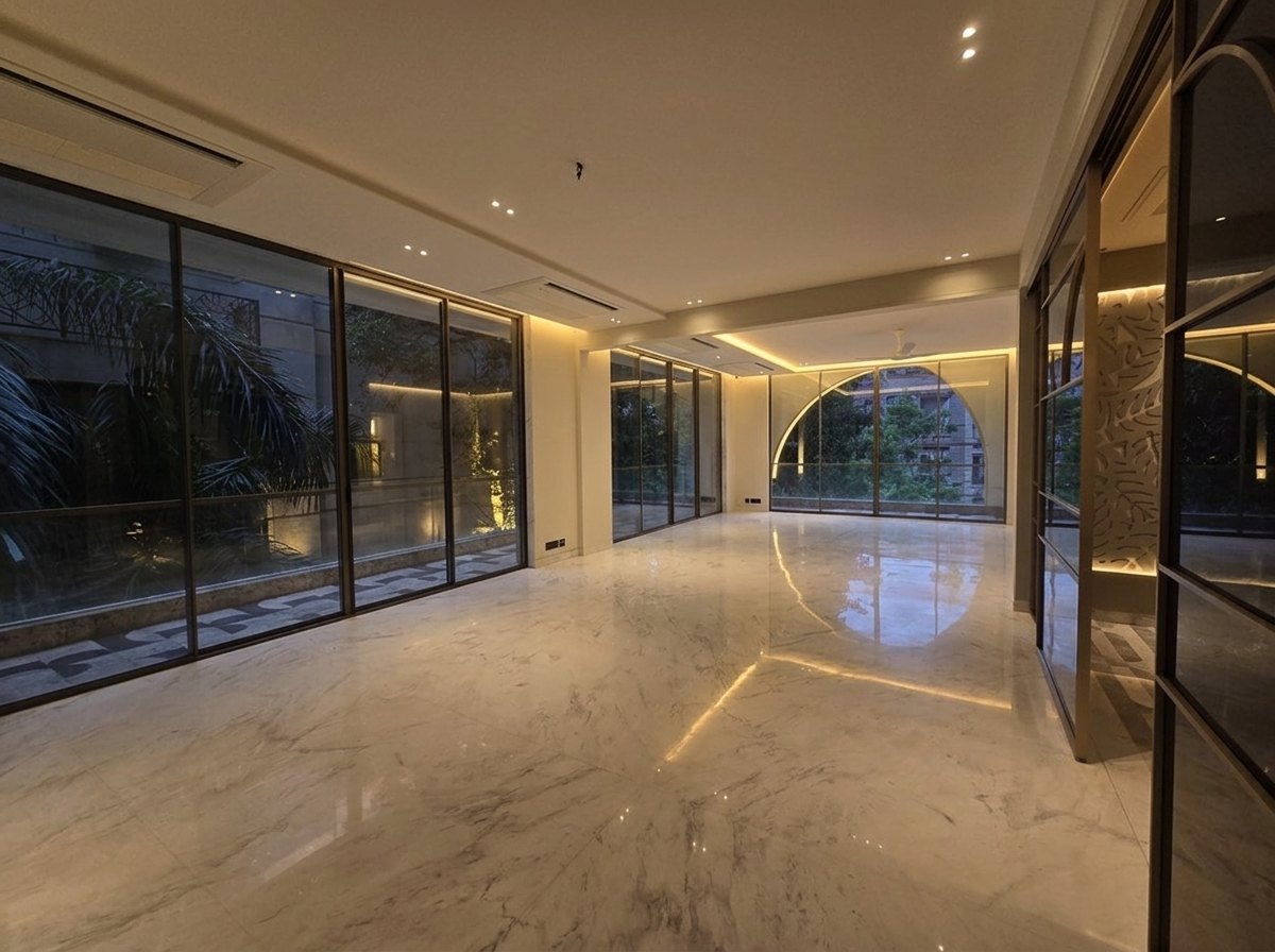 The Aalishan Residence, South Extension &mdash; 900 sq yd full-floor residence