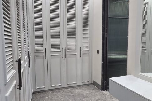 Indus Homes Walk In Wardrobe