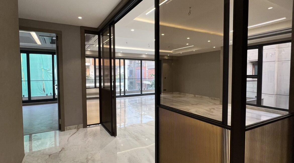 Metro Buildtech Glass Partition With Reeded Panels