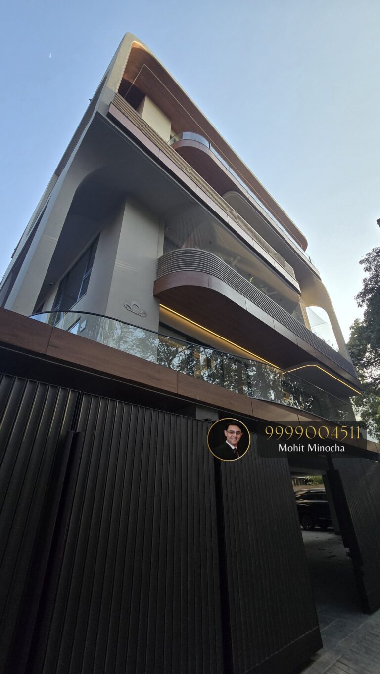 Basement and ground duplex builder floor with private pool for sale in Panchsheel Park, South Delhi &mdash; 500 sq yard 4 BHK