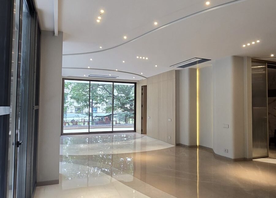 4 BHK in Panchsheel Park – drawing room with curved marble inlay