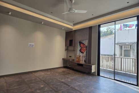 Ekum Homes Bedroom With Parquet And Artwork