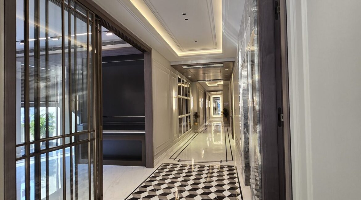 Ekum Homes Hallway With Geometric Runner