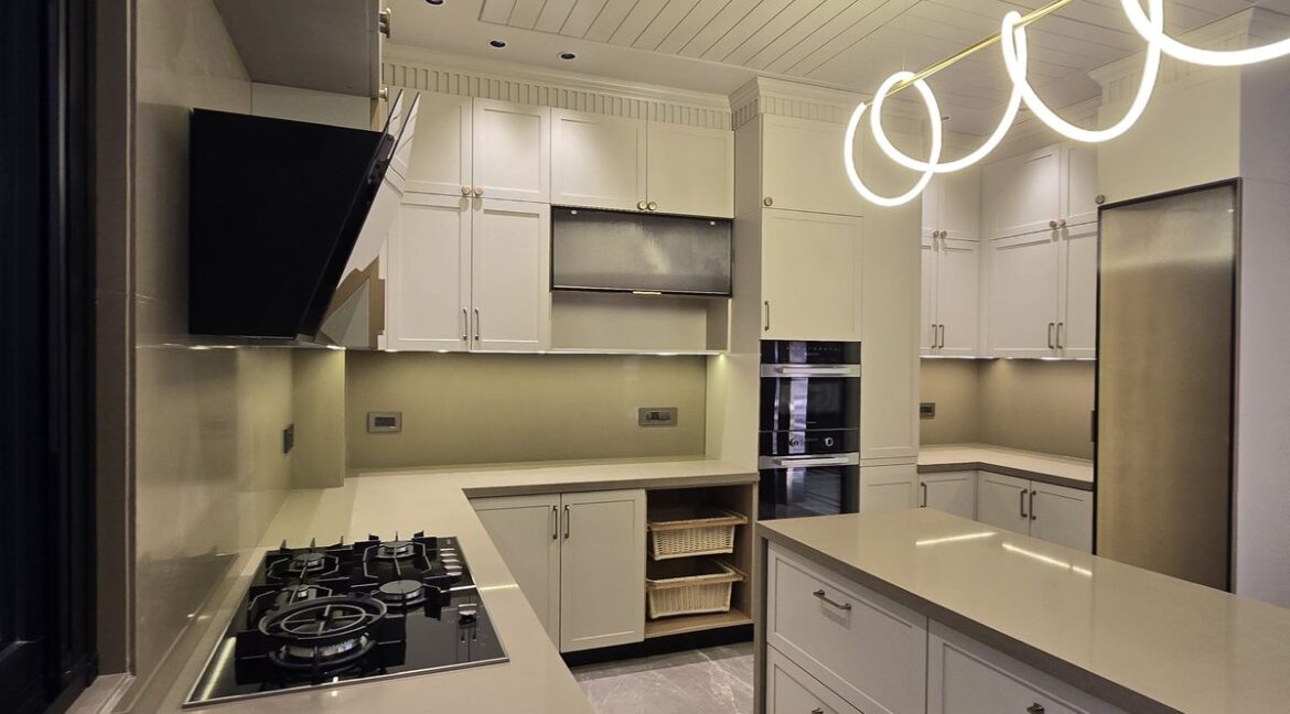Ekum Homes Kitchen With Gas Hob