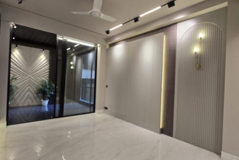 Ekum Homes Living Room With Arched Fluted Niche