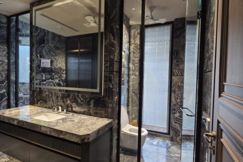 Ekum Homes Master Bathroom In Exotic Marble