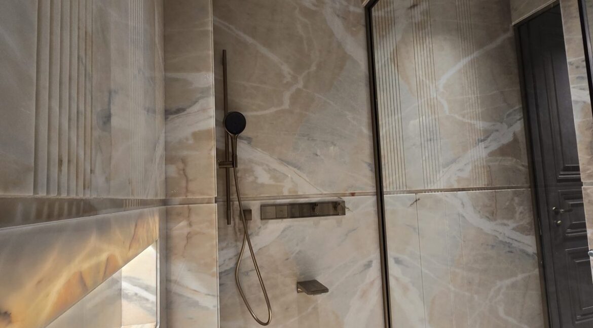 Ekum Homes Rain Shower In Onyx-Look Marble