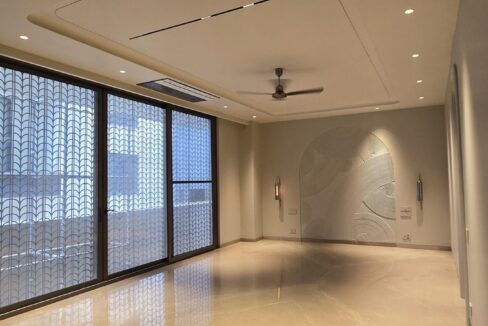 RS Buildtech Bedroom Arched Relief Niche and Jaali Windows | Luxury Property by Ravinder Singh Marwah