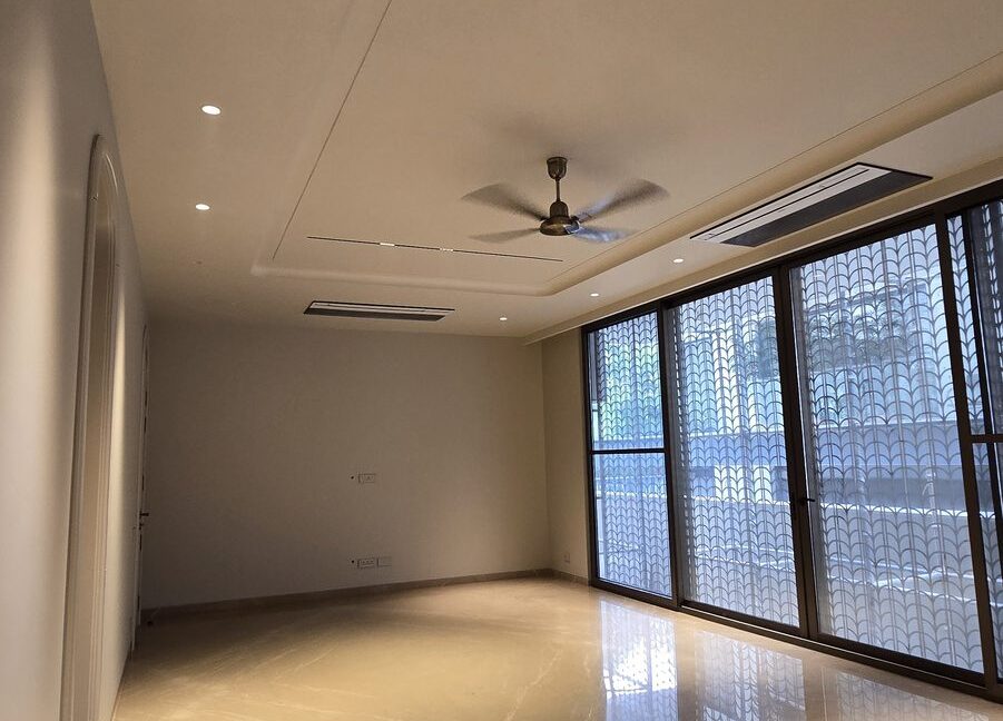 RS Buildtech Bedroom Curved Cove Ceiling | Developer Ravinder Singh Marwah