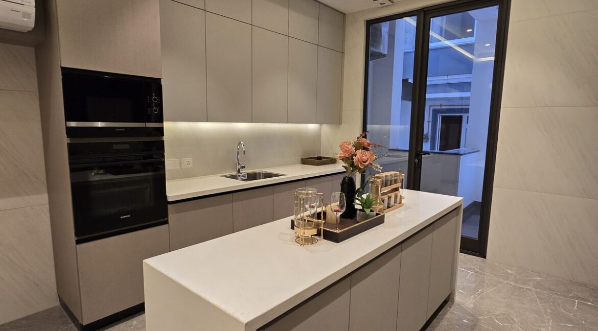Windchimes Construction Kitchen Built In Oven - Builder
