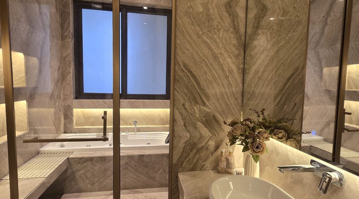 Windchimes Construction Master Bathroom Glass Shower - Builder